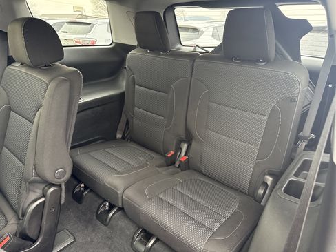 Used 2023 GMC Acadia SLE w/ Driver Convenience Package image 14