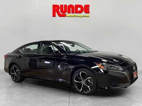 Used 2024 Nissan Altima 2.5 SR image 7