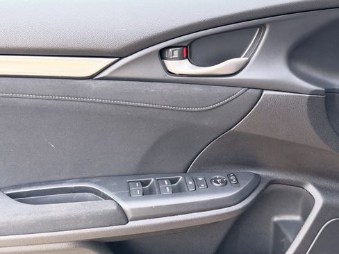 Certified 2019 Honda Civic EX image 9