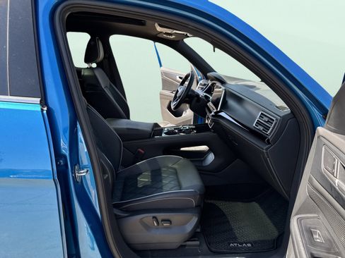 Used 2024 Volkswagen Atlas Cross Sport SEL Premium R-Line image 47