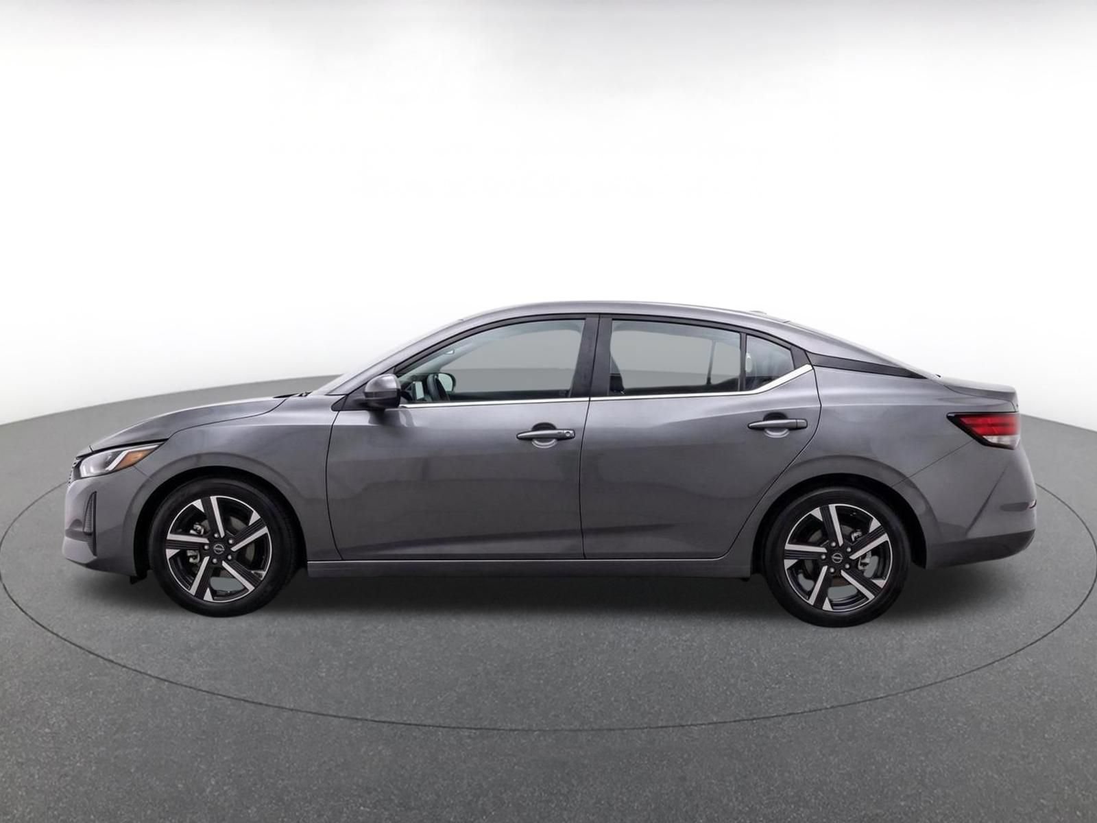 Used 2025 Nissan Sentra SV FWD image 4