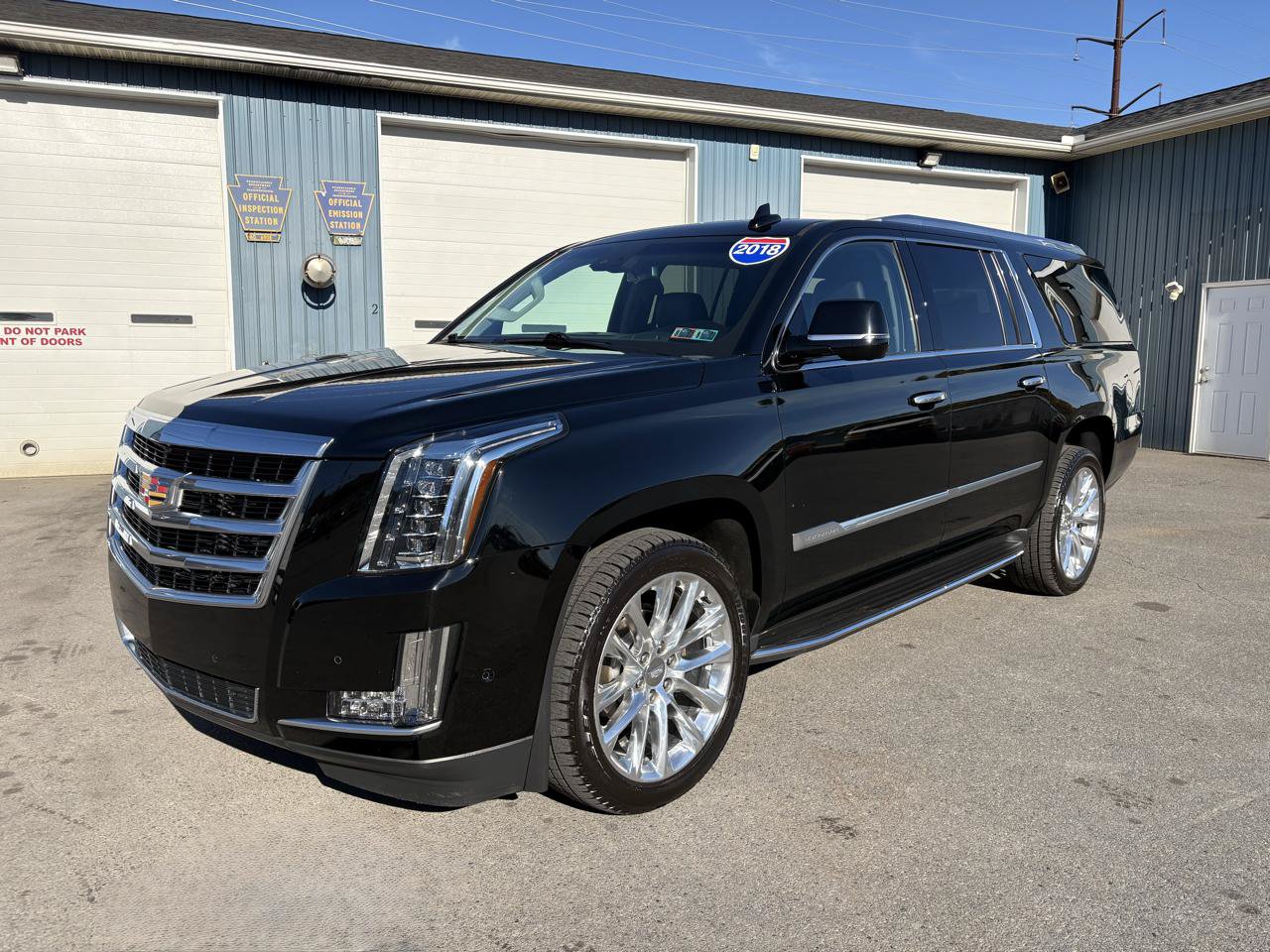 Used 2018 Cadillac Escalade ESV Luxury AWD/4WD image 1