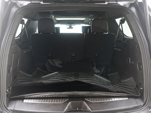 Used 2021 GMC Yukon XL Denali w/ Denali Premium Package image 9