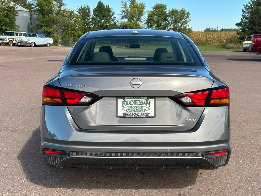 Used 2025 Nissan Altima 2.5 SV AWD/4WD image 36