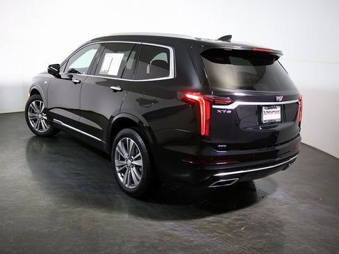 Used 2024 Cadillac XT6 Premium Luxury image 2