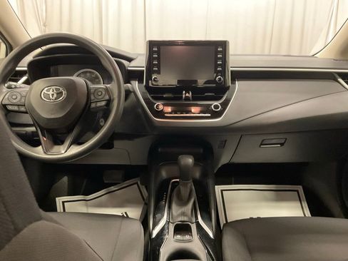 Used 2020 Toyota Corolla LE image 30