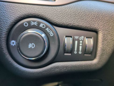 Used 2021 Jeep Cherokee Latitude Lux image 16