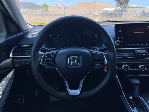 Used 2018 Honda Accord LX image 10