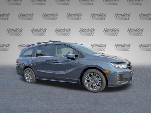 New 2026 Honda Odyssey Touring image 2