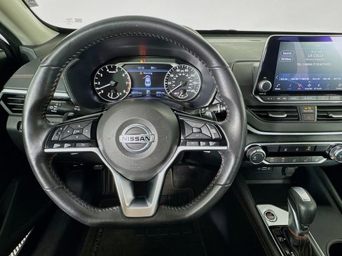 Used 2021 Nissan Altima 2.5 SR FWD image 11