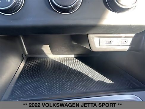 Used 2022 Volkswagen Jetta Sport image 33