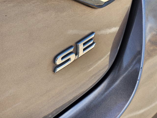 Used 2017 Toyota Camry SE FWD image 12