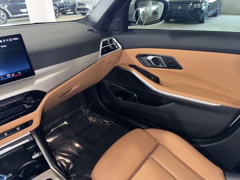 Certified 2025 BMW 330i Sedan w/ Convenience Package image 29