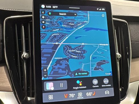 Used 2025 Volvo XC90 B6 Plus image 16