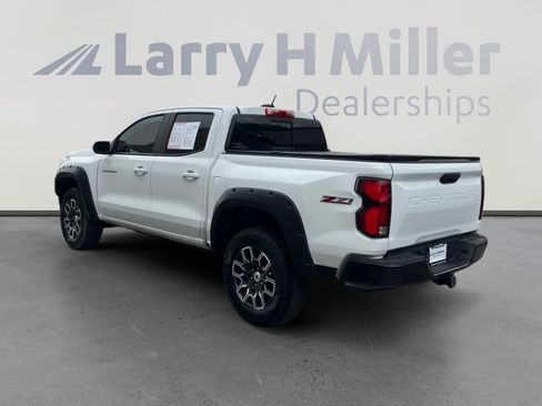 Used 2024 Chevrolet Colorado Z71 w/ Z71 Convenience Package 2 AWD/4WD image 3