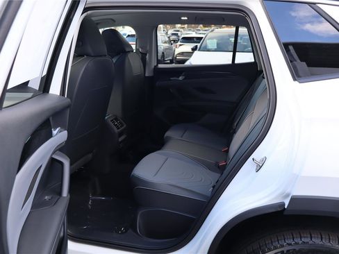 New 2026 Volkswagen Tiguan SE image 25