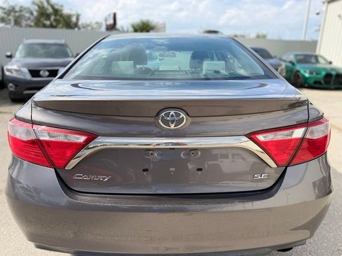 Used 2017 Toyota Camry SE FWD image 4