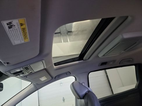 Used 2018 Honda Odyssey Touring image 24
