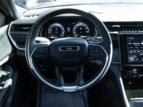 Used 2025 Jeep Grand Cherokee L Laredo w/ Luxury Tech Group I image 16