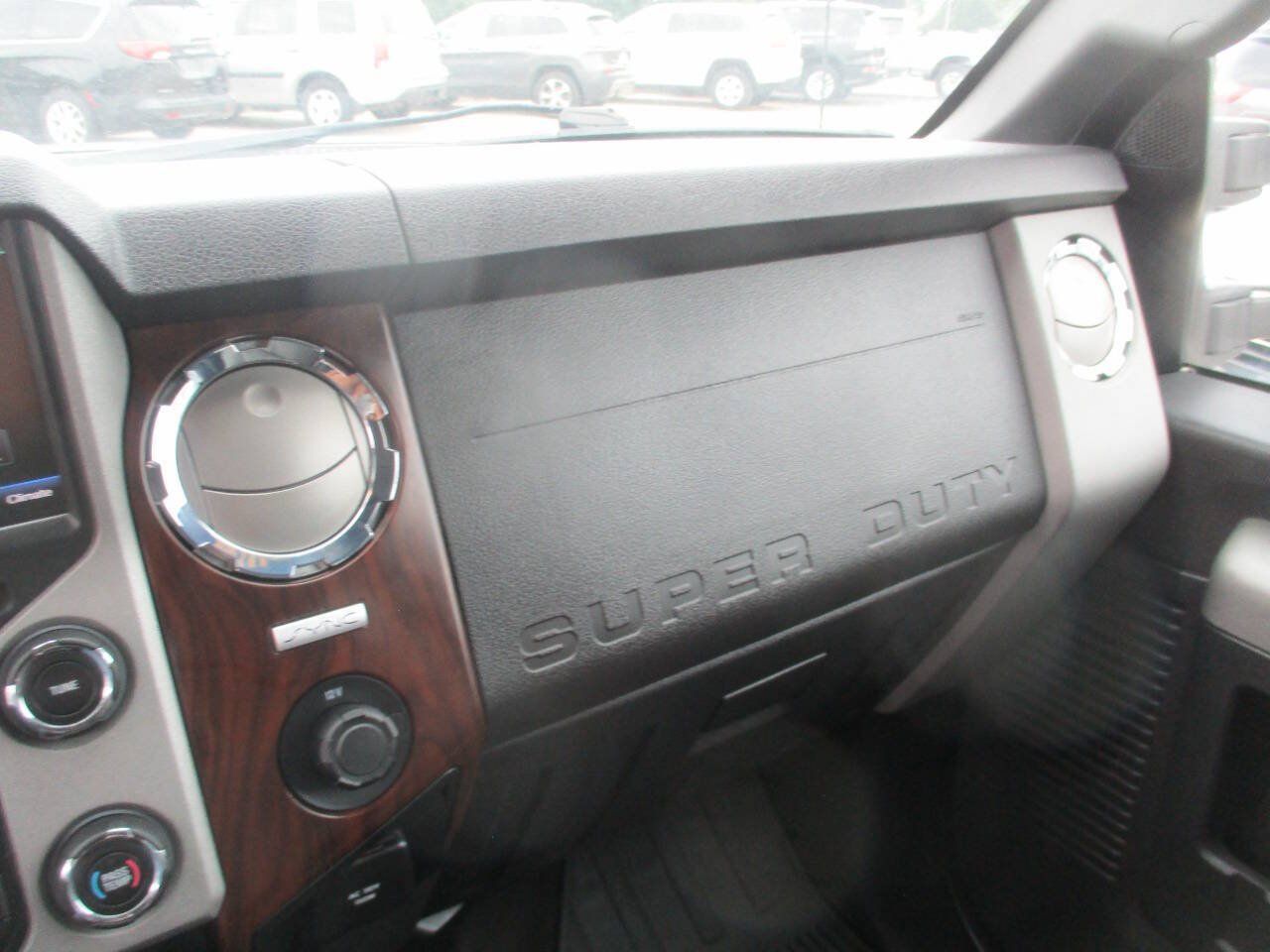 Used 2016 Ford F350 Lariat w/ Lariat Interior Package AWD/4WD image 38