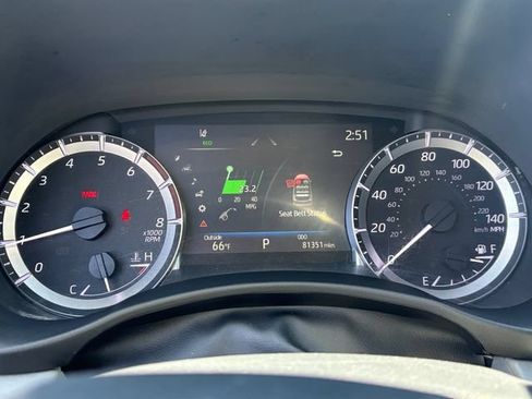 Used 2023 Toyota Highlander XLE FWD image 16