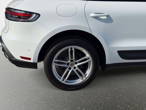Used 2022 Porsche Macan AWD/4WD image 17