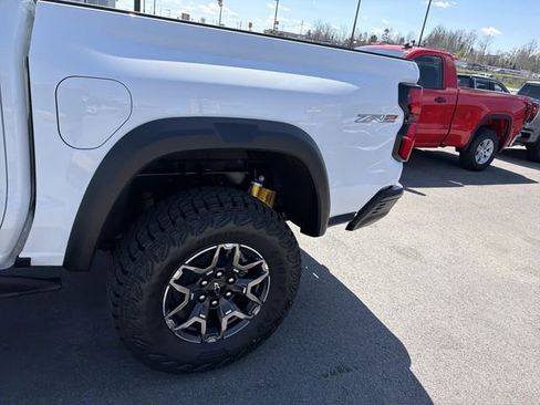 New 2026 Chevrolet Colorado ZR2 w/ Technology Package AWD/4WD image 13