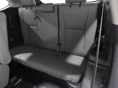 Used 2020 Toyota Highlander Limited image 21
