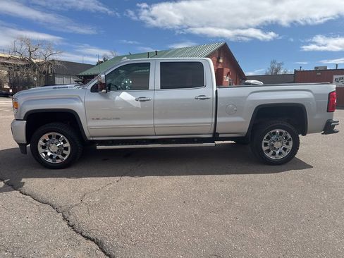 Used 2018 GMC Sierra 2500 Denali w/ Duramax Plus Package image 4