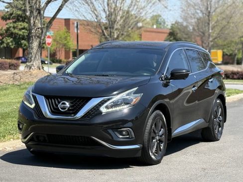 Used 2018 Nissan Murano SV w/ Premium Package image 2