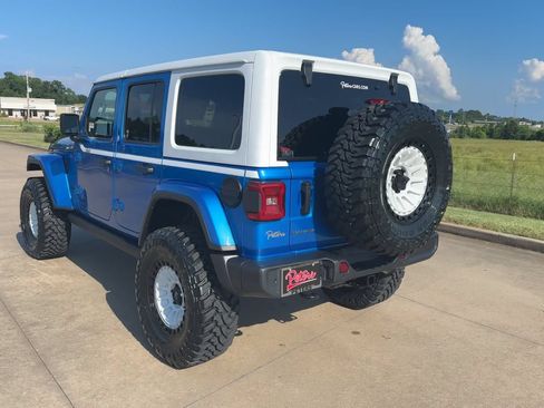 New 2026 Jeep Wrangler Unlimited Sahara w/ Whitecap Package AWD/4WD image 8