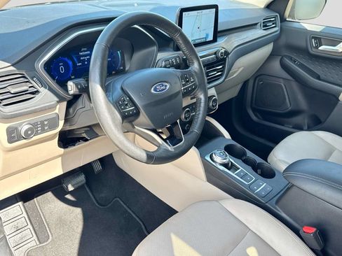 Used 2020 Ford Escape Titanium AWD/4WD image 2
