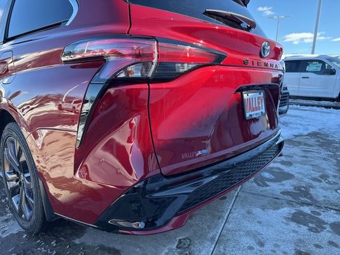 Used 2022 Toyota Sienna XSE image 13