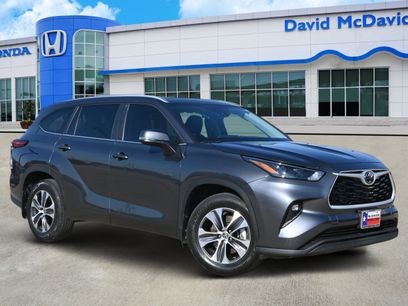 Used 2023 Toyota Highlander XLE