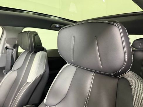 Used 2025 Cadillac Optiq Luxury 1 image 13