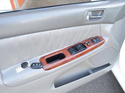 Used 2006 Toyota Camry XLE FWD image 47