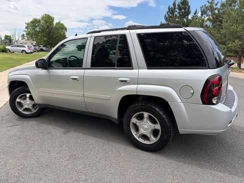 Used 2009 Chevrolet TrailBlazer LT AWD/4WD image 2