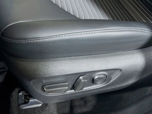 Certified 2025 Toyota Highlander XSE AWD/4WD image 18