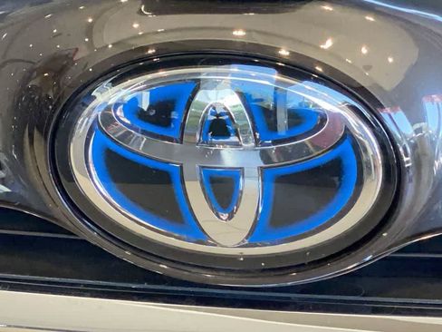 Used 2023 Toyota Venza Limited AWD/4WD image 10