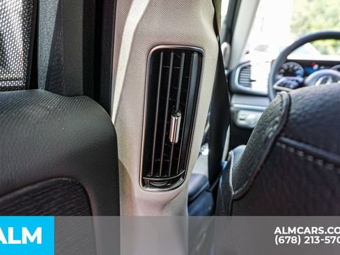 Used 2024 Mercedes-Benz GLS 450 4MATIC image 34