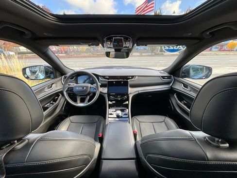 Used 2022 Jeep Grand Cherokee Overland image 15