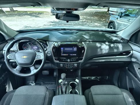 Used 2021 Chevrolet Traverse LT FWD image 24