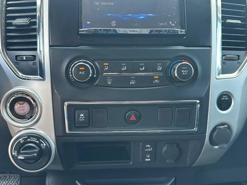 Used 2017 Nissan Titan SV AWD/4WD image 23