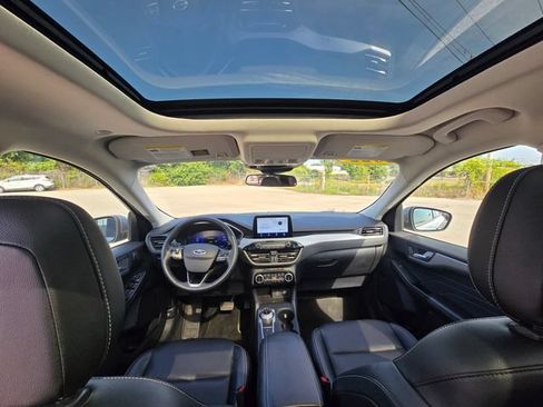 Used 2022 Ford Escape SEL w/ Technology Package FWD image 16