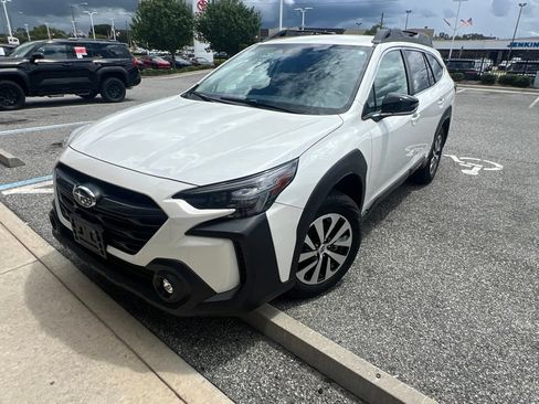 Used 2024 Subaru Outback Premium AWD/4WD image 5