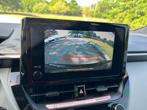 Used 2025 Toyota Corolla SE image 24