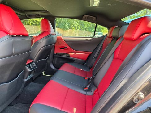 Used 2024 Lexus ES 350 F Sport w/ Accessory Package (Z2) FWD image 14