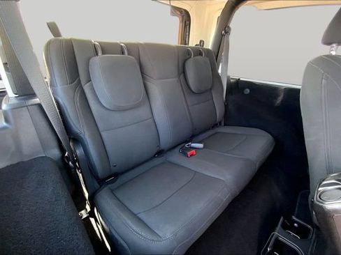 Used 2018 Jeep Wrangler Sport AWD/4WD image 19