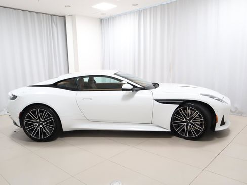 Used 2024 Aston Martin DB12 Coupe RWD image 6