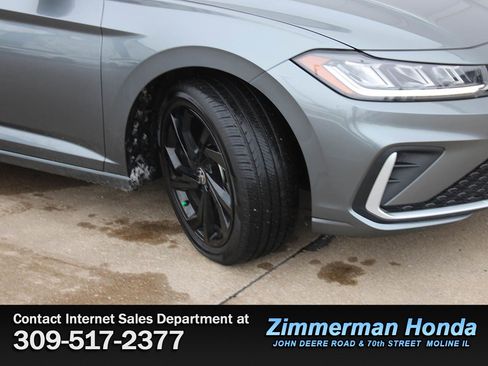 Used 2025 Volkswagen Jetta SE w/ Sunroof Package image 20